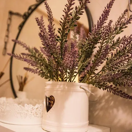 Stazione La Reggia Bed & Breakfast
