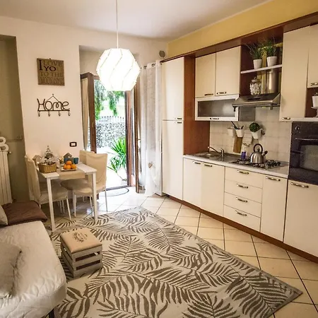 Stazione La Reggia Bed & Breakfast