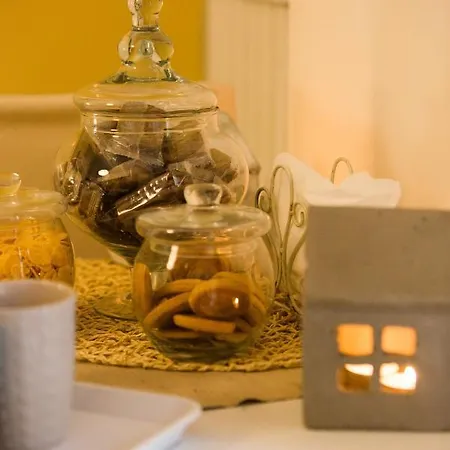 Stazione La Reggia Bed & Breakfast *