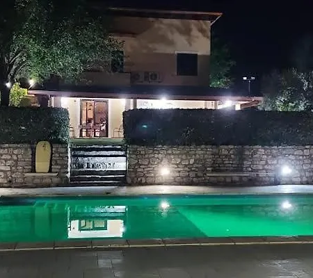 Stazione La Reggia Bed & Breakfast