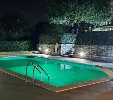 Stazione La Reggia Bed & Breakfast *